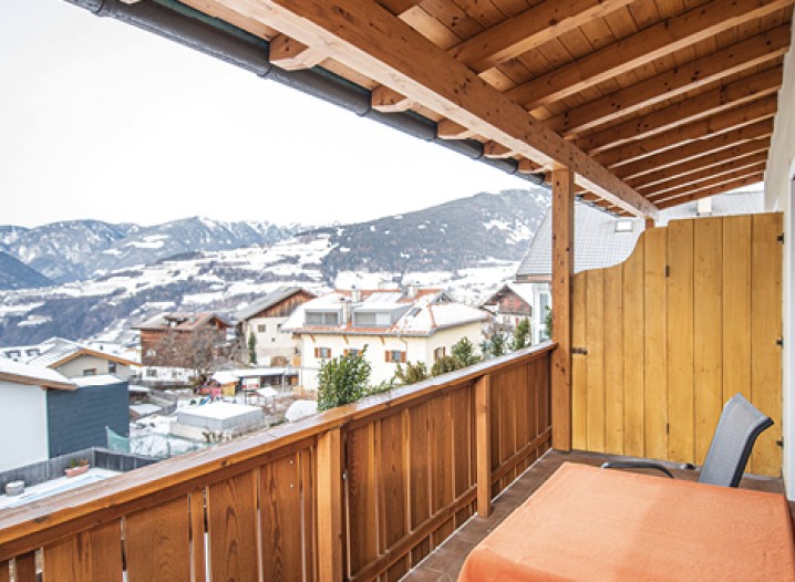 The picture shows the view from the balcony, which you can enjoy from the teiser stern. Besides a panoramic view, there is fresh air and plenty of peace and quiet.